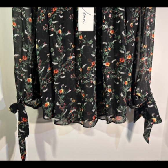Jenn. Floral Off The Shoulder Long Sleeve Top Size M - NWT - Picture 3 of 16